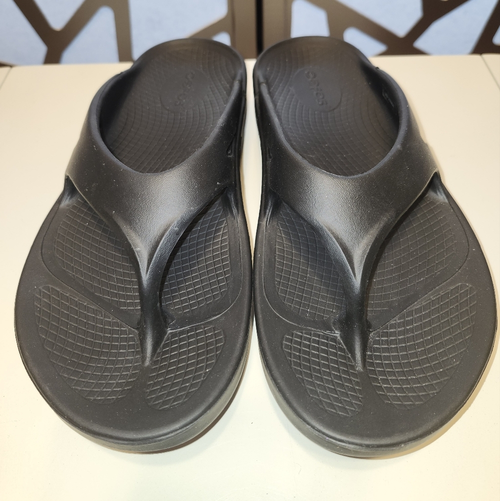 Oofos Flip Flop